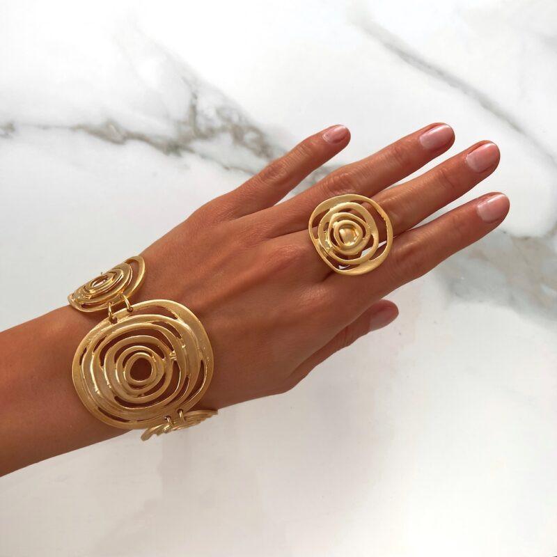 Ecuador-gold ring ZAMAC jewelry - Handmade jewelry for lovers of natural, clean shapes..