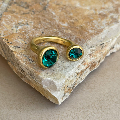 Aruba-gold ring (green) ZAMAC jewelry - Handmade jewelry for lovers of natural, clean shapes..