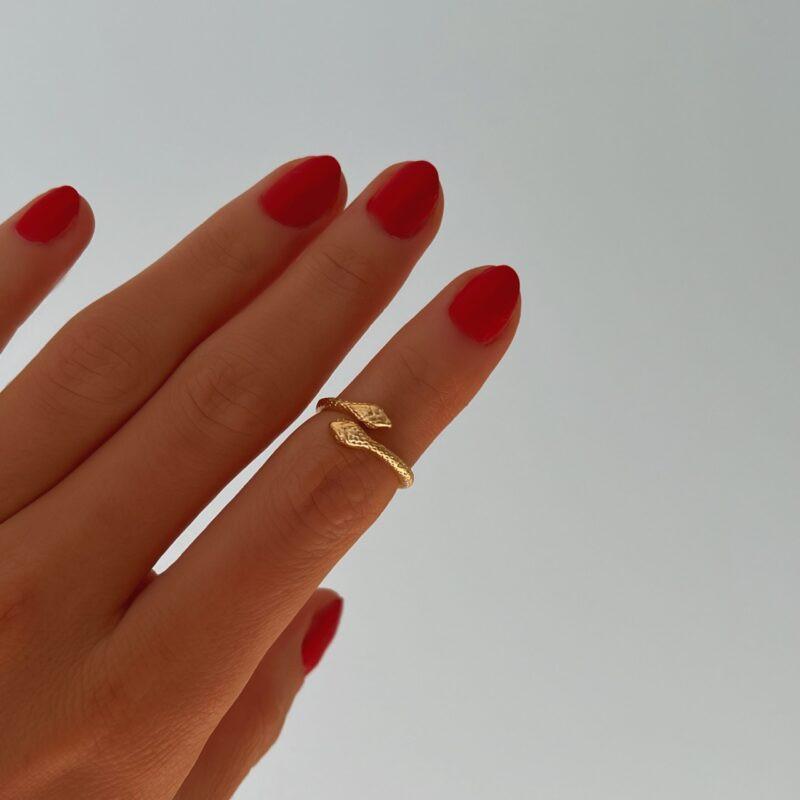 Rome-gold fingertip ring ZAMAC jewelry - Handmade jewelry for lovers of natural, clean shapes..